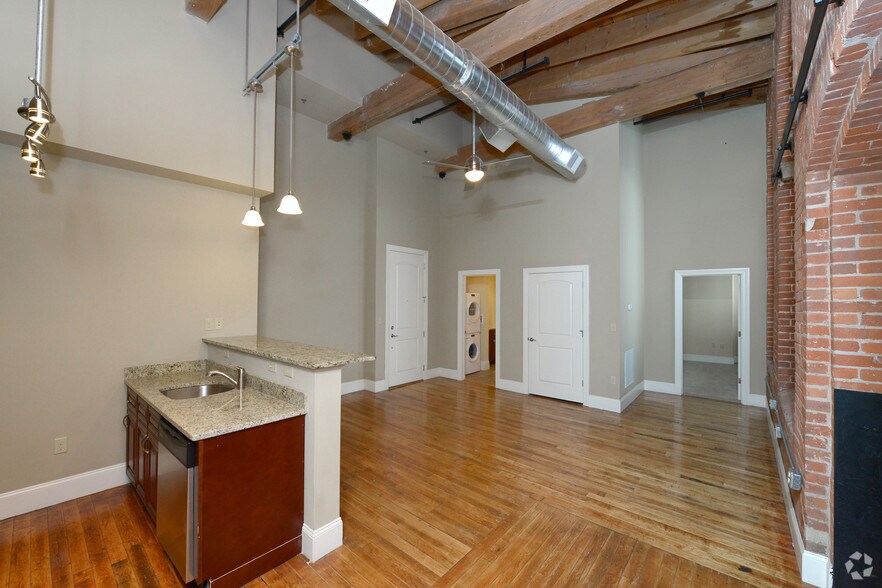 More Photos Of 12 Eagle St, Providence Apartments For Lease
