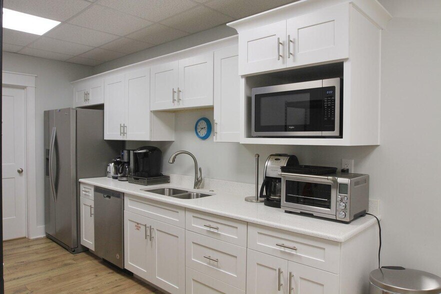 More Photos Of 1732 W County Highway 30, Santa Rosa Beach Office For Sale