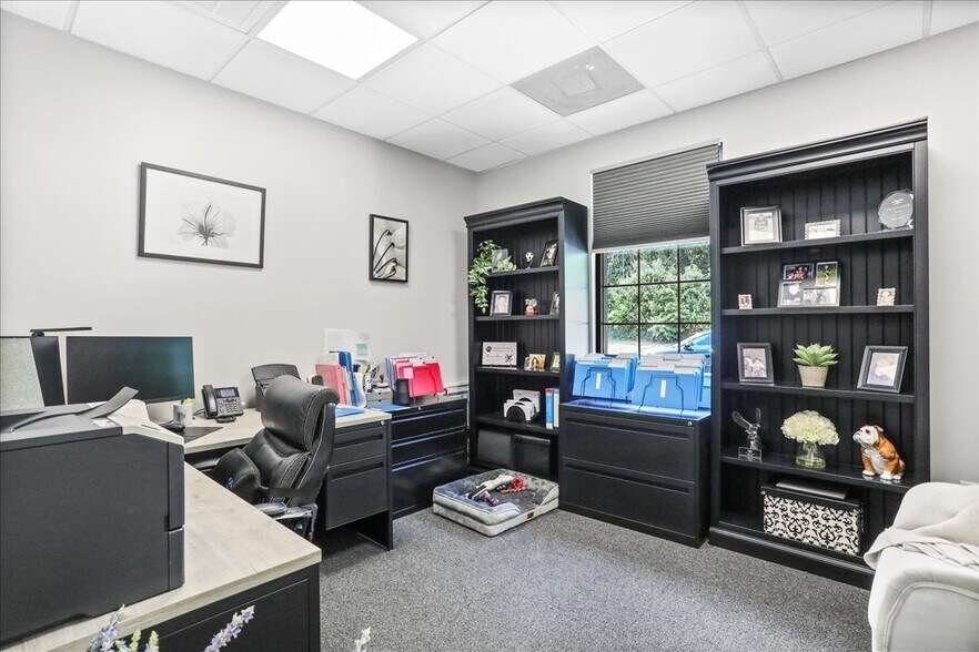 More Photos Of 127 Crimson Cir, Martinsburg Medical For Lease