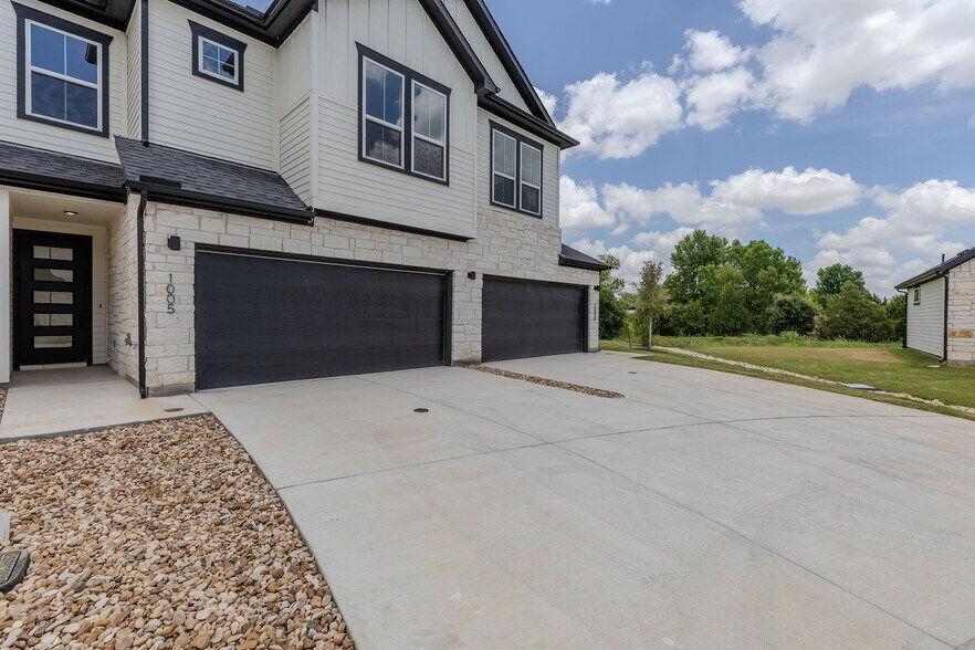 More Photos Of , Round Rock Multifamily For Sale