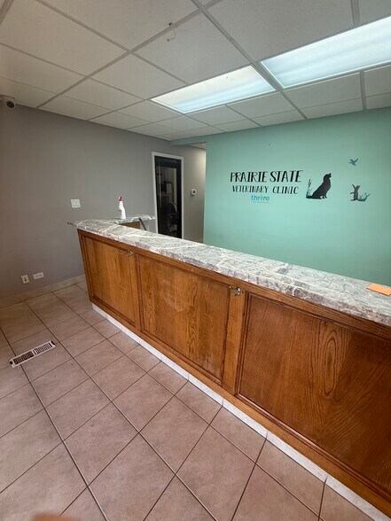 More Photos Of 1000 Ravinia Pl, Orland Park Office For Lease