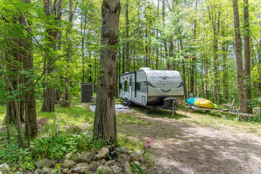 More Photos Of 1379 CT-197, Woodstock Specialty For Sale