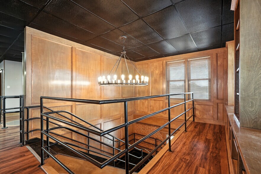 More Photos Of 441 Butternut St, Abilene Office For Sale