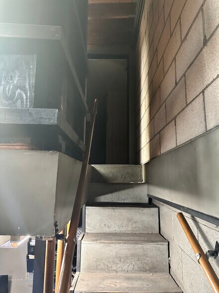 More Photos Of 705 W Commonwealth Ave, Fullerton Auto Repair For Lease