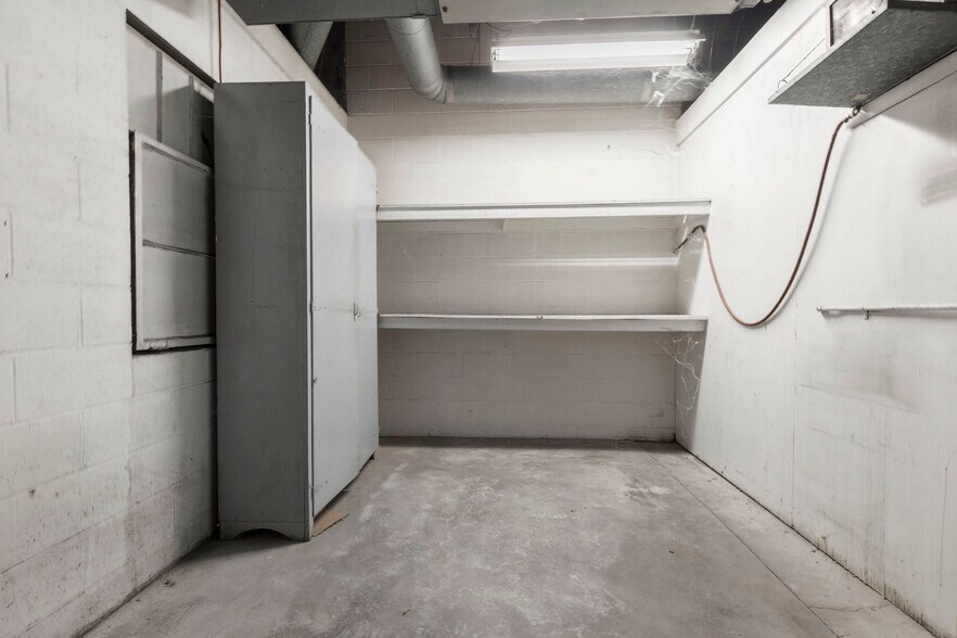 More Photos Of 1311 Bernheim Ln, Louisville Industrial For Sale