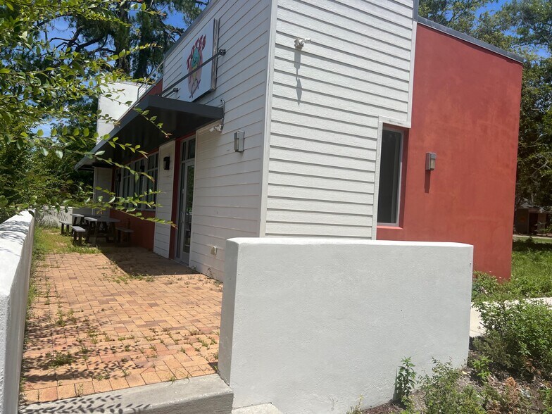 More Photos Of 1714 SE Hawthorne Rd, Gainesville Restaurant For Sale