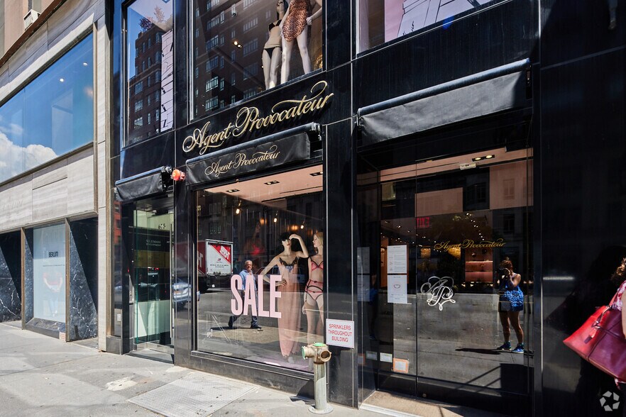 More Photos Of 675 Madison Ave, New York Storefront Retail Office For Lease
