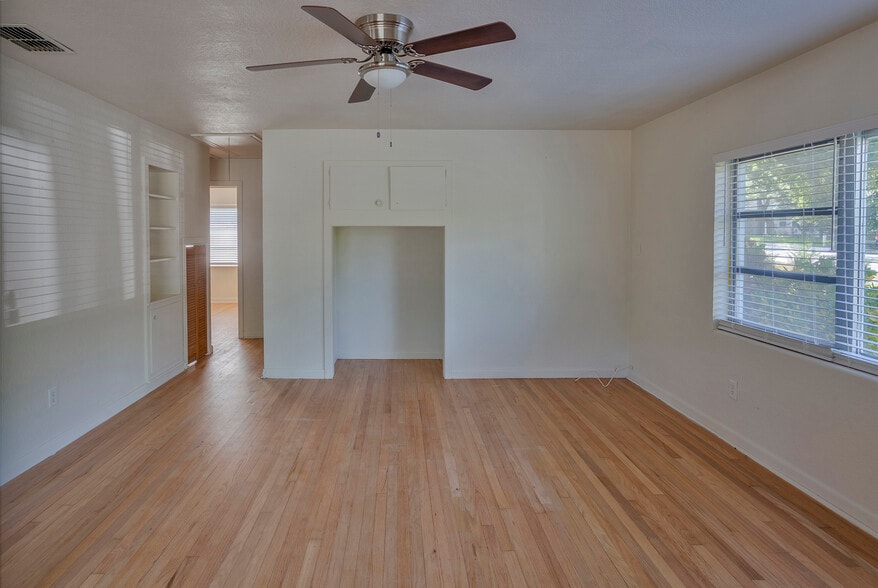 More Photos Of 1102 Sunset Point Rd, Clearwater Apartments For Sale