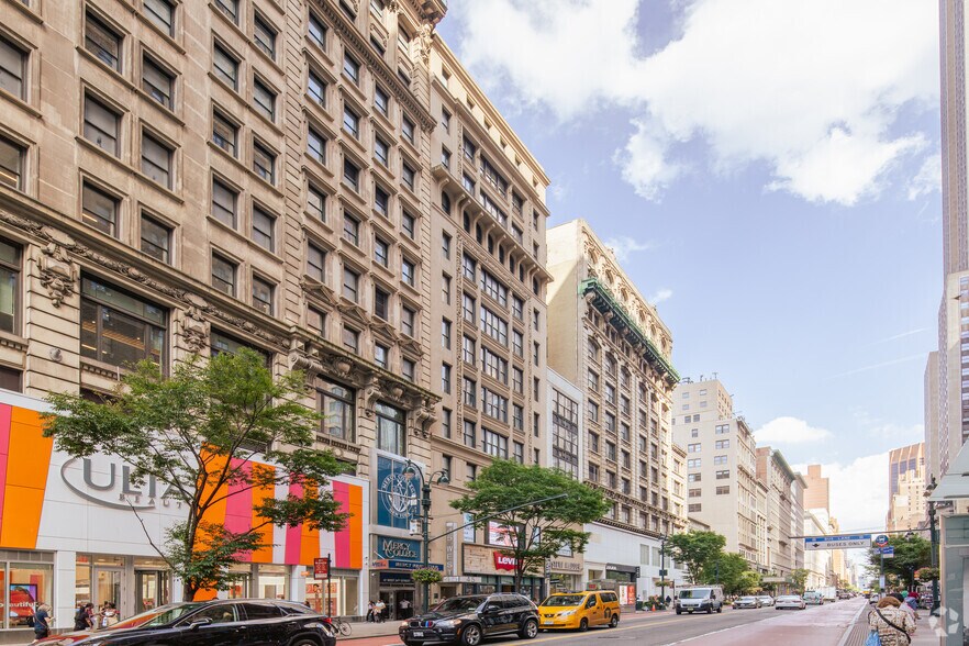 More Photos Of 45 W 34th St, New York Office For Lease