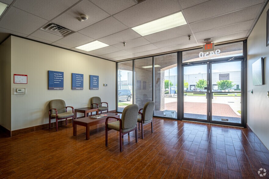 More Photos Of 9450 W Wingfoot Rd, Houston Manufacturing For Lease