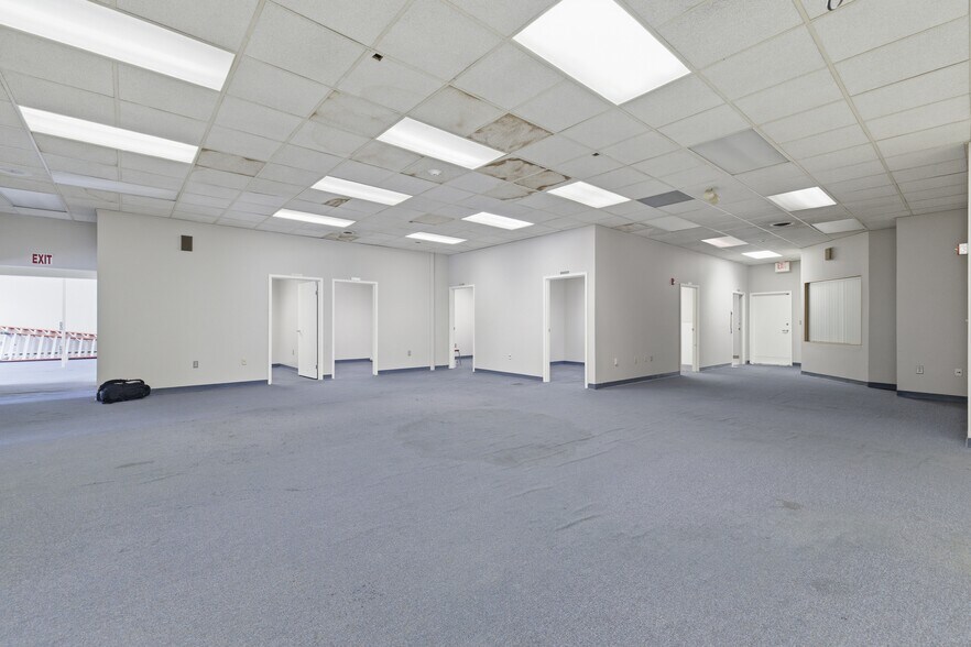 More Photos Of 32 Belmont St, Brockton Office For Lease