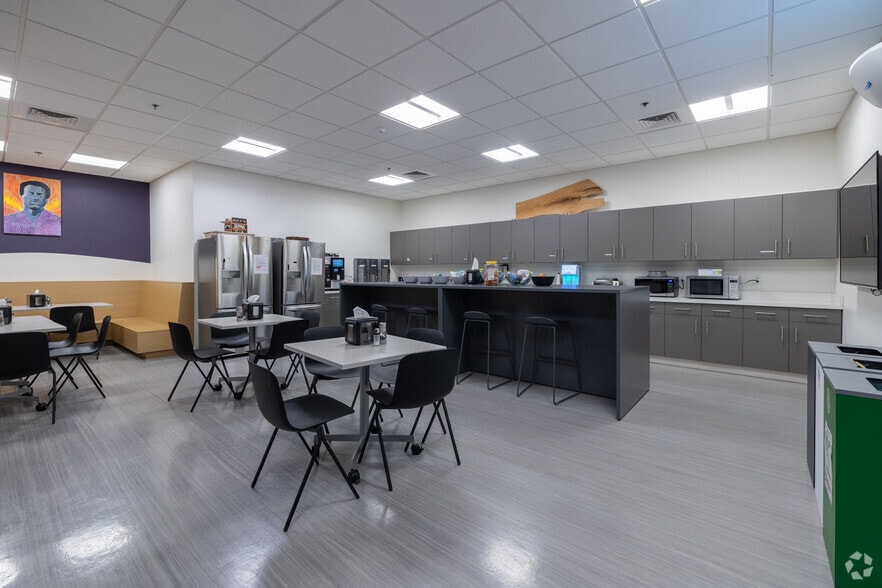 More Photos Of 500 Rutherford Ave, Charlestown Office For Lease