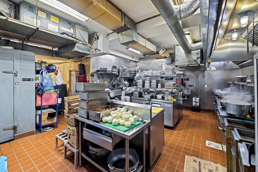 More Photos Of , Washington General Retail For Sale