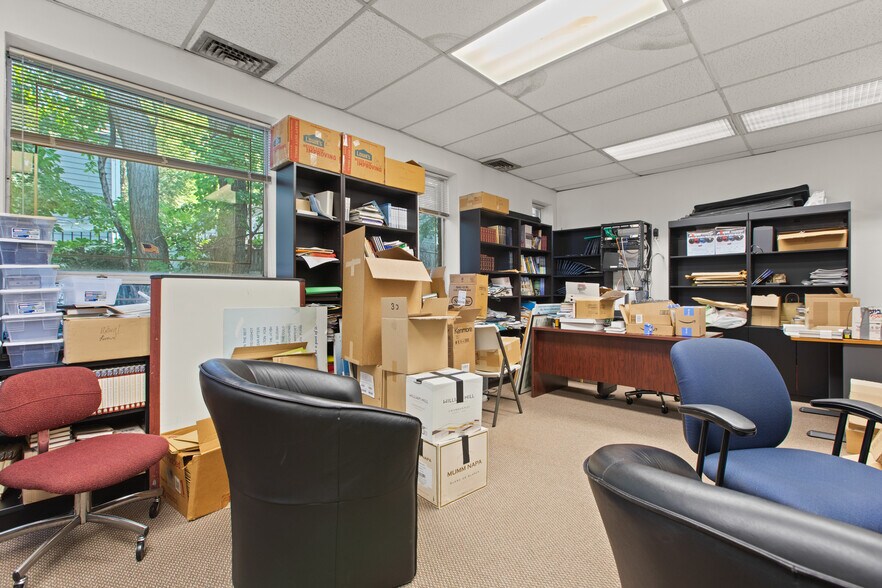 More Photos Of 111 Galway Pl, Teaneck Medical For Lease