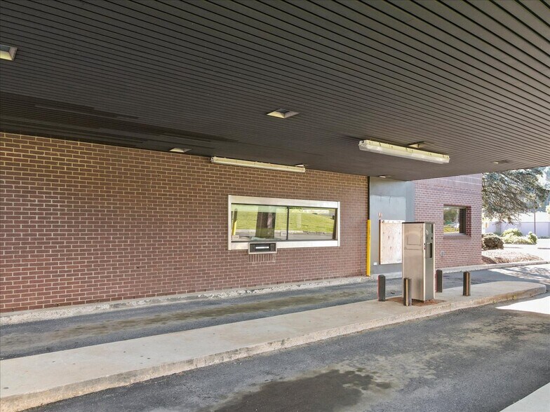 More Photos Of 209 Skyline Dr, East Stroudsburg Freestanding For Lease