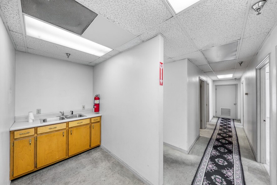 More Photos Of 3314 Dug Gap Rd rd, Dalton Manufacturing For Sale