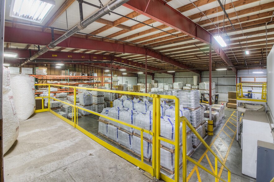 More Photos Of 1535-1541 W Lee Rd, Othello Warehouse For Sale