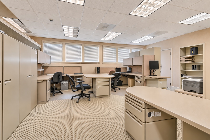 More Photos Of 822 Broad St, Kingsport Medical For Lease