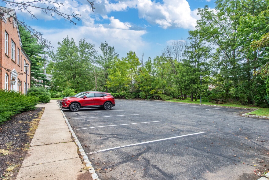 More Photos Of 372 Route 22 West, White House Station Office For Lease