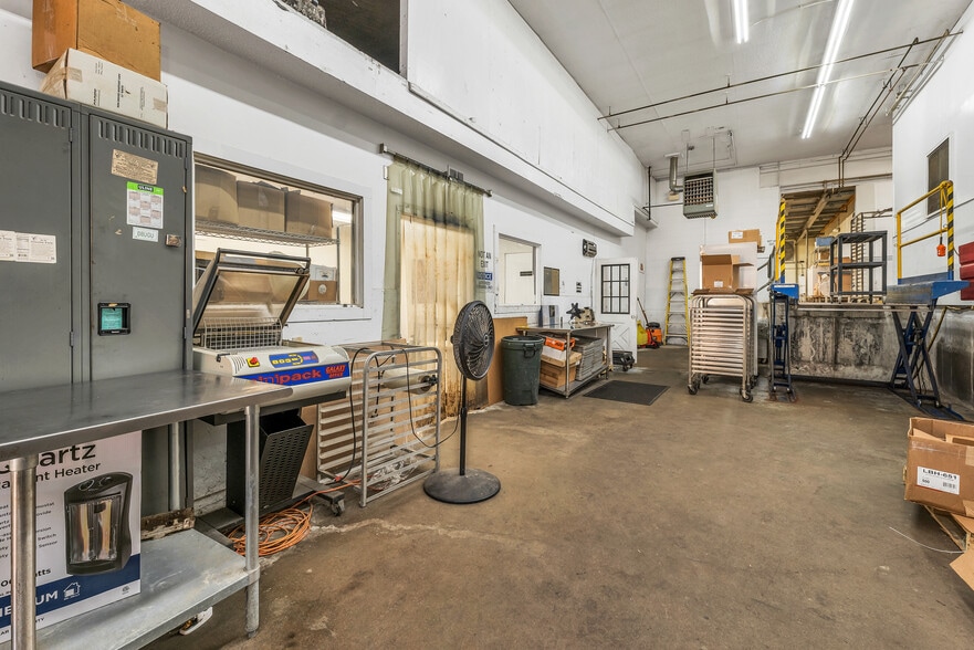 More Photos Of 22 Kendall Pond Rd, Derry Food Processing For Sale