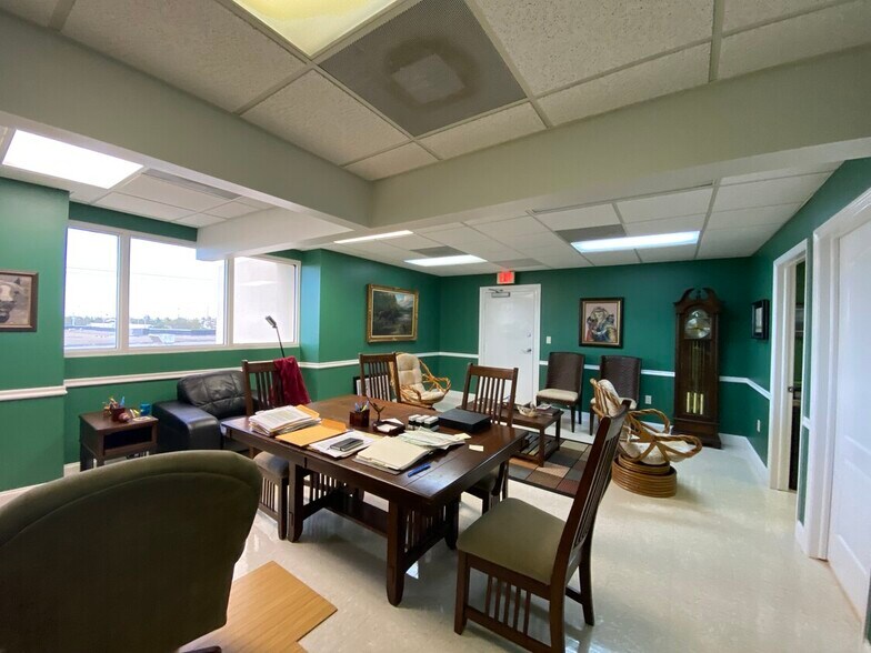 More Photos Of 1111 12th St, Key West Medical For Lease