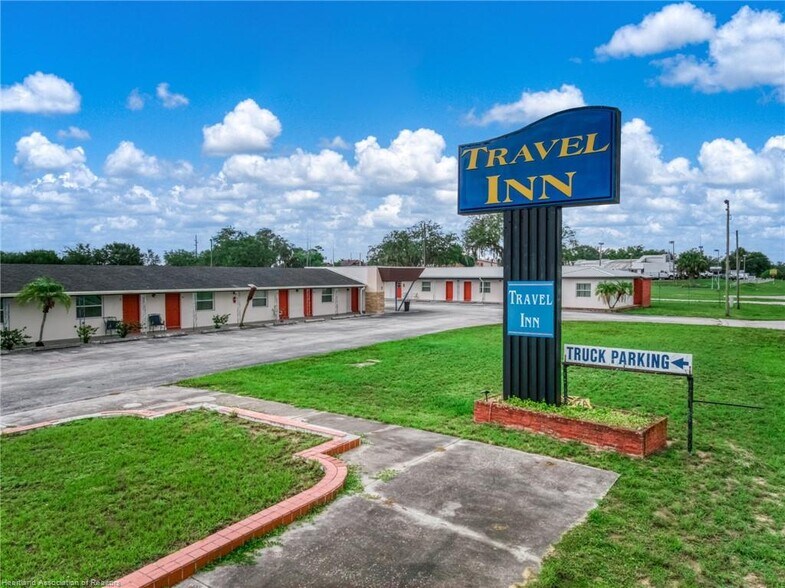 Primary Photo Of 5272 US Highway 27 S, Sebring Hotel For Sale