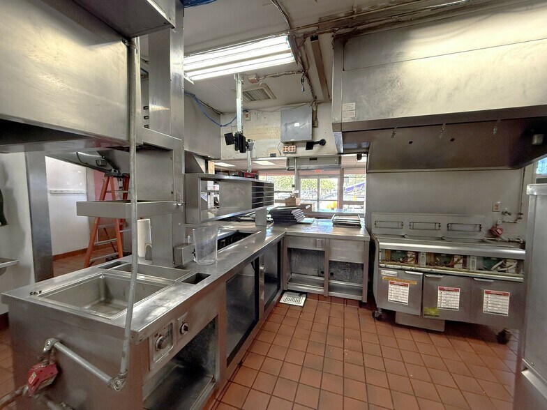 More Photos Of 501 S Chinowth St, Visalia Fast Food For Sale