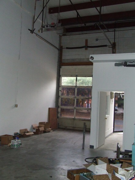 More Photos Of 876 N Lenola Rd, Moorestown Warehouse For Lease