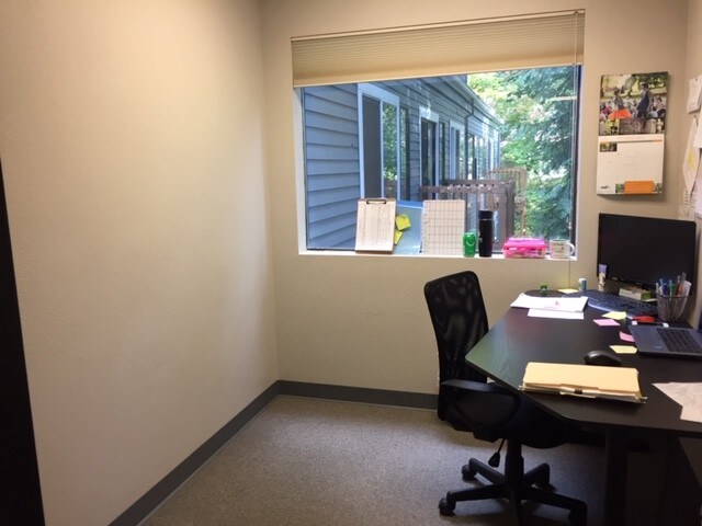 More Photos Of 15110 SW Boones Ferry Rd, Lake Oswego Office For Sale