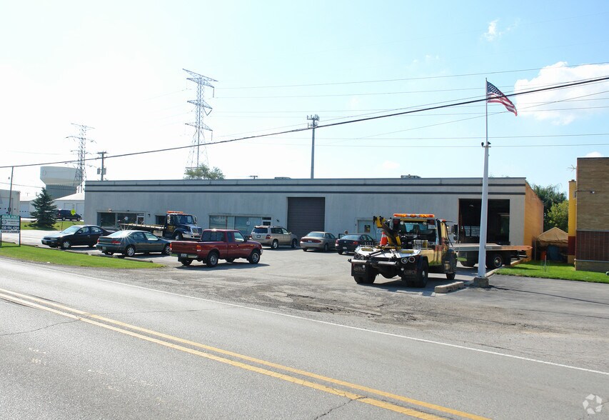 More Photos Of 26W251 St Charles Rd, Carol Stream Service For Lease
