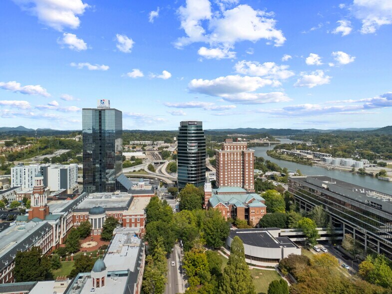 More Photos Of 900 S Gay St, Knoxville Office For Sale