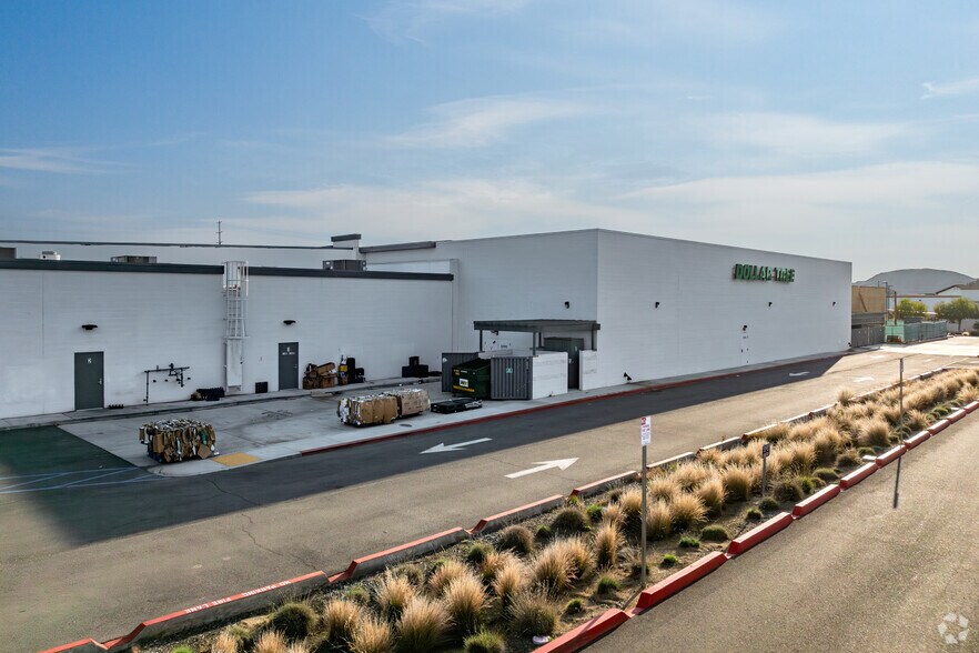 More Photos Of 3578 Benton Rd, Temecula Unknown For Lease