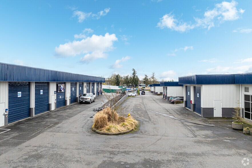 More Photos Of 11105 Steele St S, Tacoma Flex For Lease