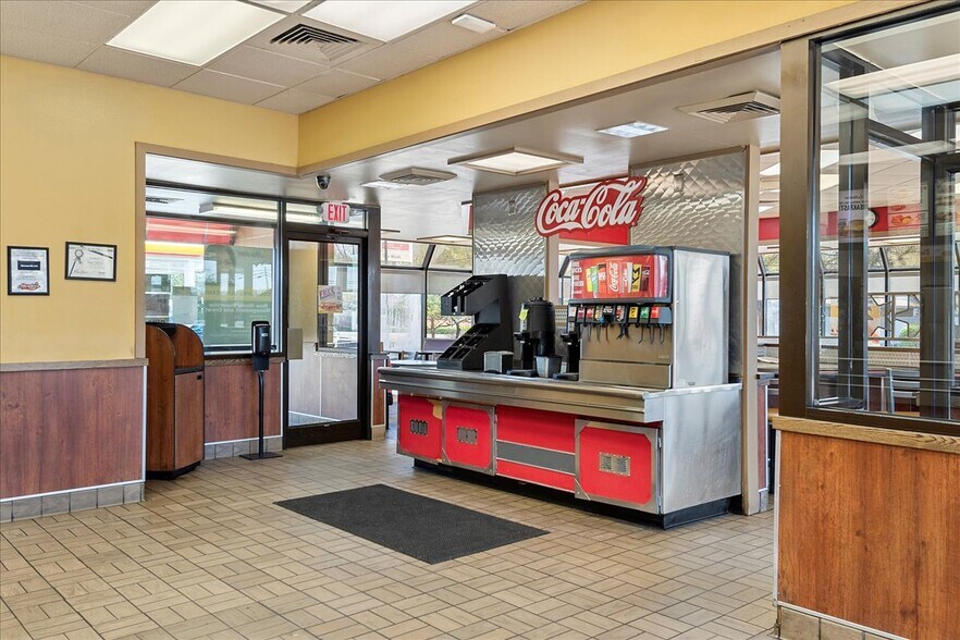 More Photos Of 331 N Main St, Chatham Fast Food For Sale