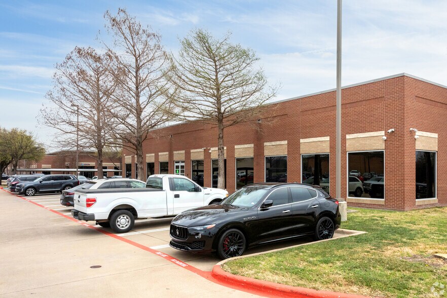 More Photos Of 4450 Sojourn Dr, Addison Flex For Lease