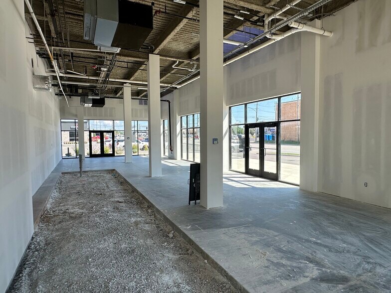 More Photos Of 1364 E Battlefield St, Springfield Apartments For Lease