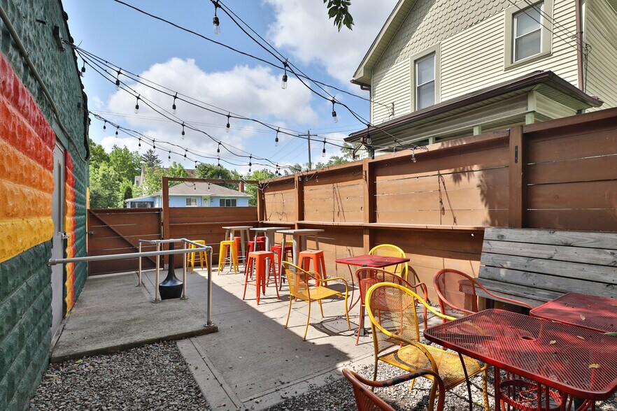 More Photos Of 310-312 E Hudson St, Columbus Freestanding For Sale