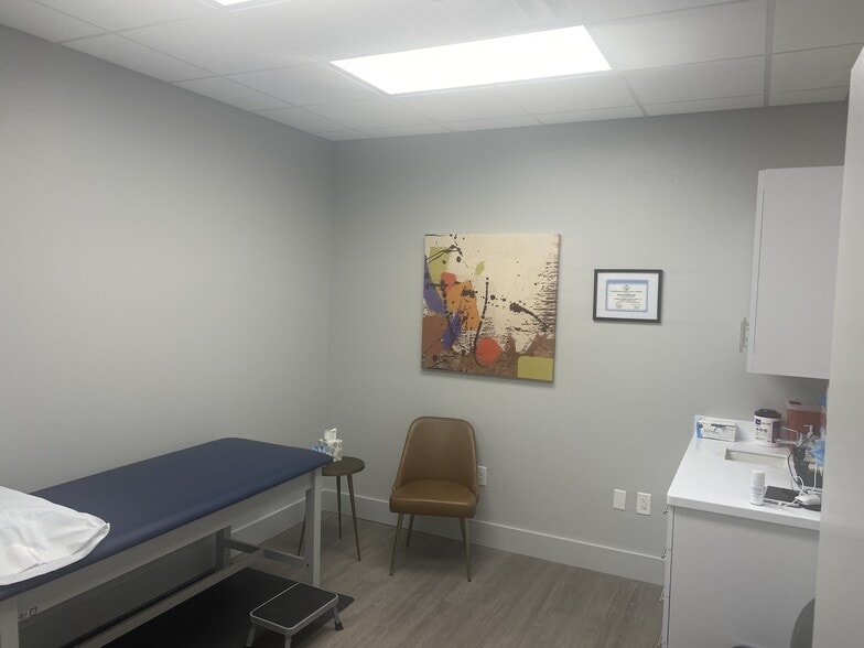 More Photos Of 200 E Ponce De Leon Ave, Decatur Medical For Lease