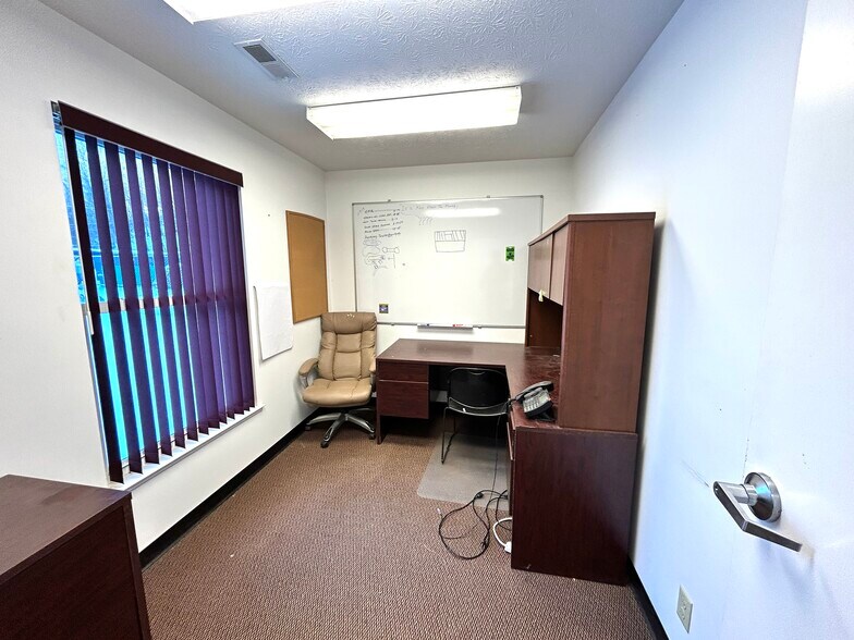 More Photos Of 123 Turkey Run Rd, Salem Distribution For Sale