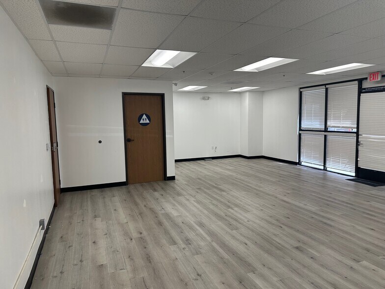 More Photos Of 1901 Holser Walk, Oxnard Manufacturing For Lease