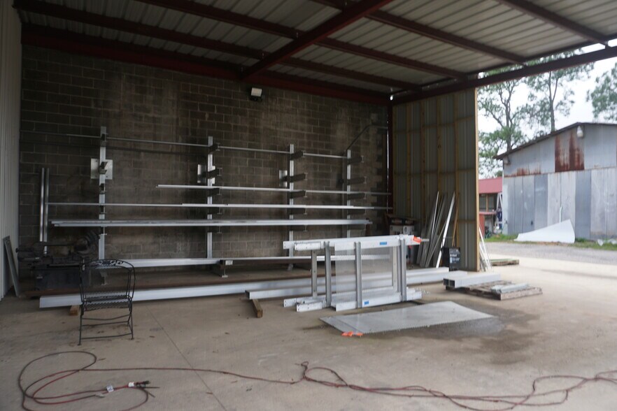 More Photos Of 3605 N Davis Hwy, Pensacola Warehouse For Sale