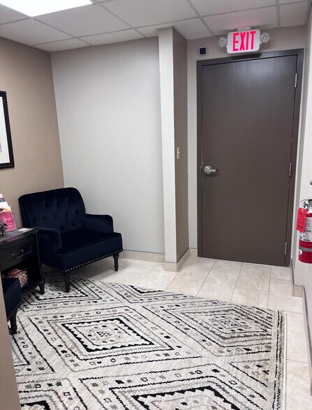 More Photos Of 6839-6855 Spring Valley Dr, Holland Medical For Lease