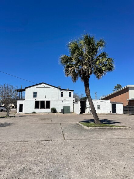 More Photos Of 444 Main St, Yorktown Restaurant For Sale