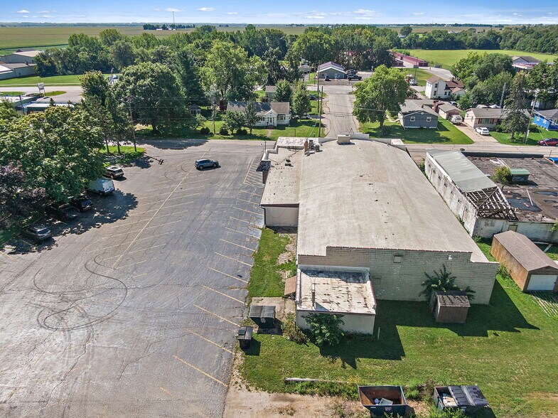 More Photos Of 927 E Railroad St, Sandwich Bowling Alley For Sale