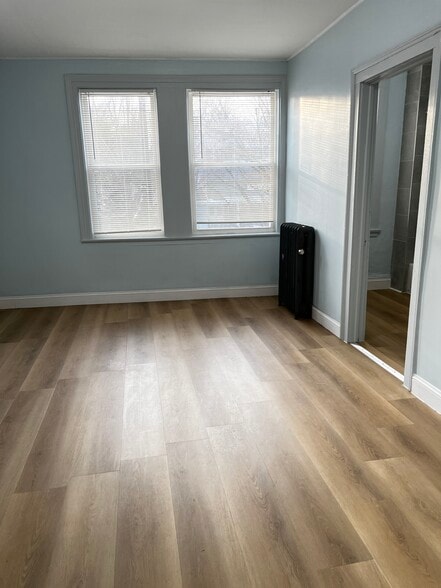 More Photos Of 1077 Main St, Manchester Storefront Retail Residential For Sale