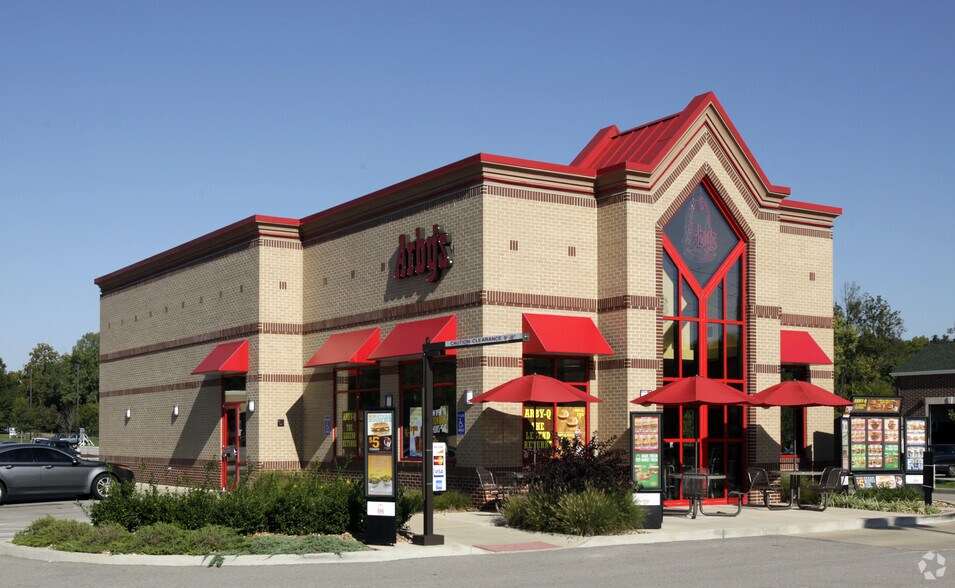 More Photos Of 13645 Big Bend Rd, Valley Park Unknown For Lease