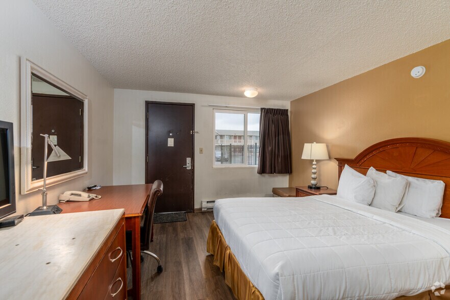 More Photos Of 408 Yakima Valley Hwy, Sunnyside Hotel For Sale