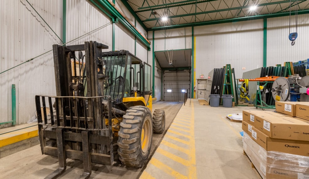 More Photos Of 888 Guelph St, Kitchener Manufacturing For Lease