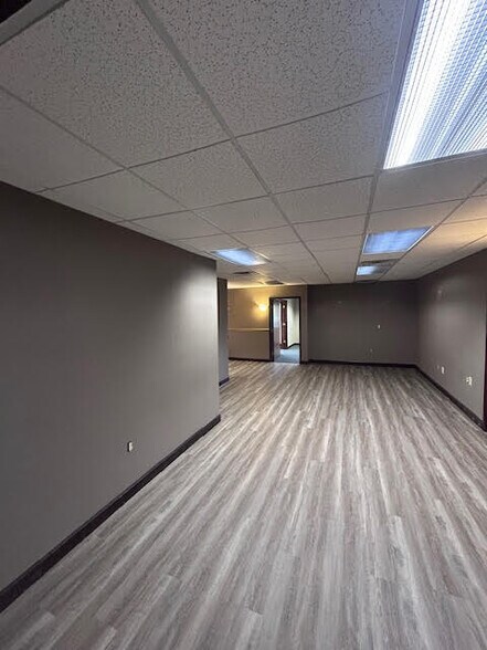 More Photos Of 411 W Lake Lansing Rd, East Lansing Unknown For Lease