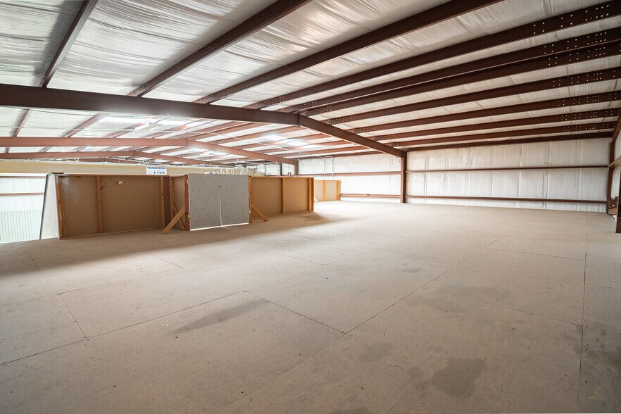 More Photos Of 10691 W Murphy St, Odessa Industrial For Lease